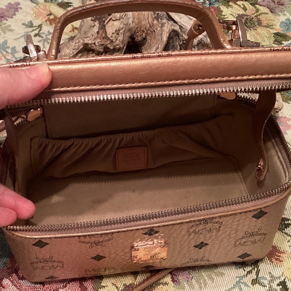 Rare MCM Rockstar Rose Gold Metallic Monogram Vanity Case Bag - Picture 7 of 10